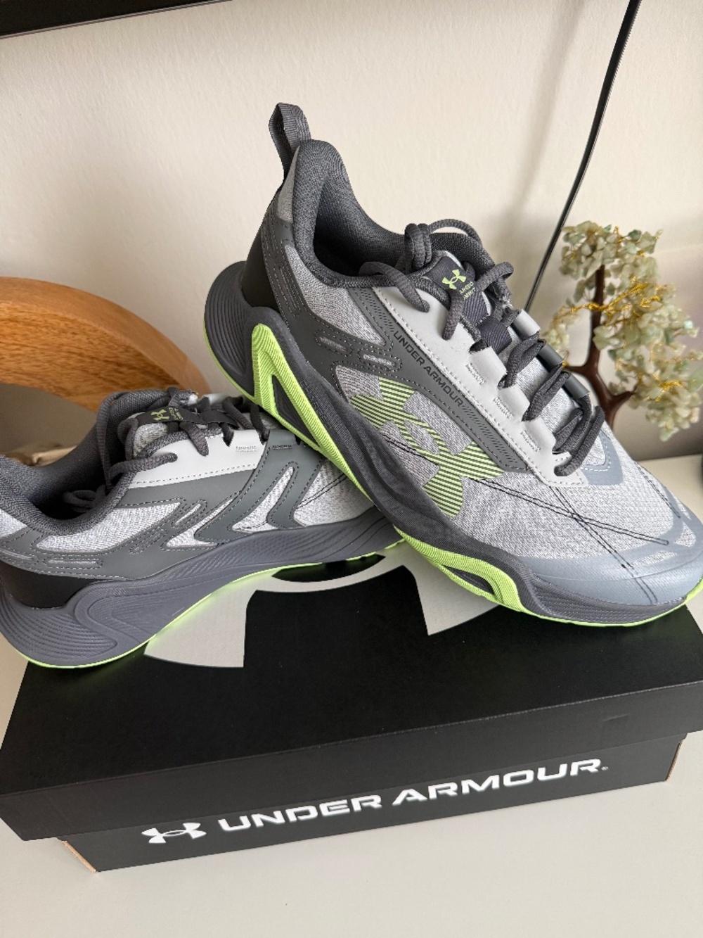 Men under armour sneaker